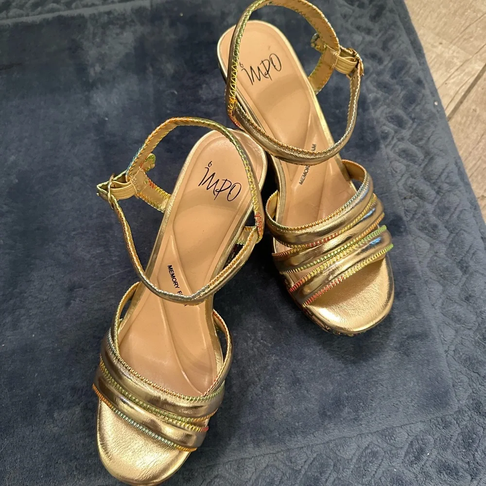 Impo Multicolor Floral Platform Sandals - Picture 8 of 12